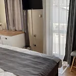 Victoria Family فندق بالشيك