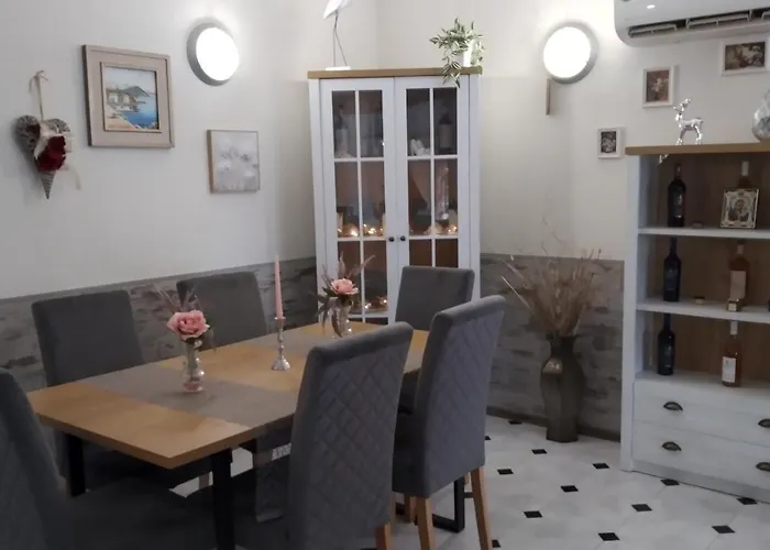 Victoria Family Hotel