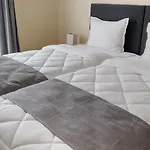 Victoria Family Hotel 2*