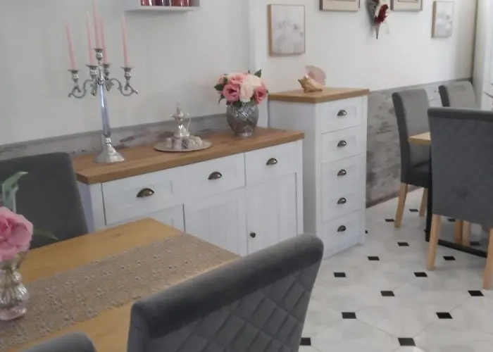 Хотел виктория семеен 2*