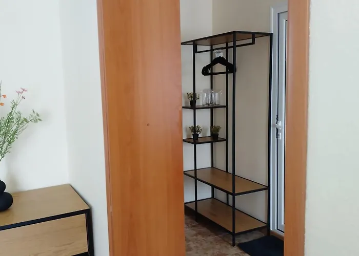 Хотел виктория семеен